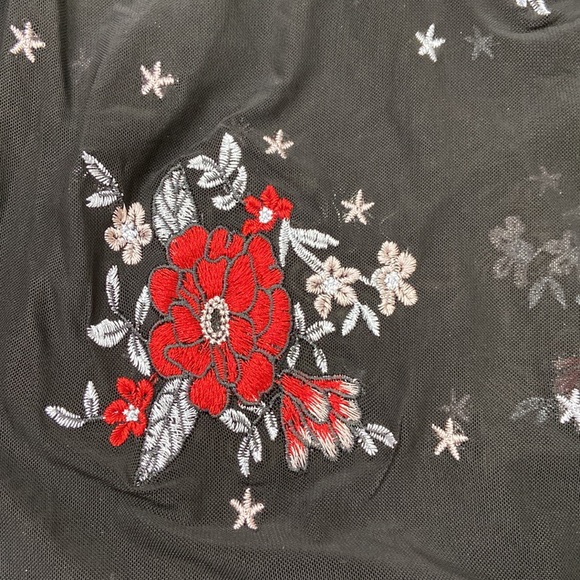 Mink Pink Embroidered Mesh Long Sleeve Top. Size XXS. NWT - Picture 6 of 8